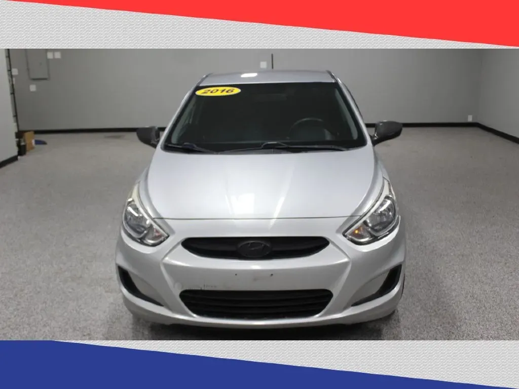 2016 Hyundai Accent SE 5-Door 6A (KMHCT5AE1GU) with an 1.6L L4 DOHC 16V engine, 6A transmission, located at 5170 N La Cholla Blvd, Tucson, AZ, 85705, (520) 989-0282, 32.228245, -111.011742 - Are you ready to elevate your daily commute or embark on weekend adventures? The 2016 Hyundai Accent Hatchback is the perfect blend of style, efficiency, and practicality, making it an ideal choice for budget-conscious buyers and growing families alike. With impressive fuel efficiency and a spacious - Photo#7