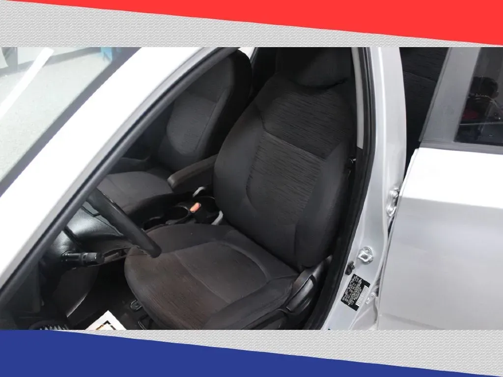 2016 Hyundai Accent SE 5-Door 6A (KMHCT5AE1GU) with an 1.6L L4 DOHC 16V engine, 6A transmission, located at 5170 N La Cholla Blvd, Tucson, AZ, 85705, (520) 989-0282, 32.228245, -111.011742 - Are you ready to elevate your daily commute or embark on weekend adventures? The 2016 Hyundai Accent Hatchback is the perfect blend of style, efficiency, and practicality, making it an ideal choice for budget-conscious buyers and growing families alike. With impressive fuel efficiency and a spacious - Photo#11