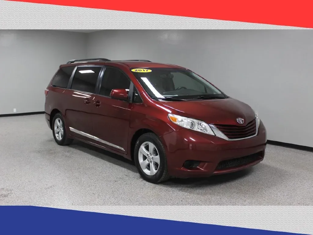 2017 Toyota Sienna LE 8-Passenger (5TDKZ3DC7HS) with an 3.5L V6 EFI DOHC 24V engine, 8A transmission, located at 5170 N La Cholla Blvd, Tucson, AZ, 85705, (520) 989-0282, 32.228245, -111.011742 - Looking for the perfect family minivan that can handle weekend adventures, school runs, and everything in between? Look no further than this stunning 2017 Toyota Sienna LE Auto Access Seat, available now at Goliath Auto Sales in Tucson, AZ. Whether you're navigating the busy streets of Oro Valley or - Photo#0