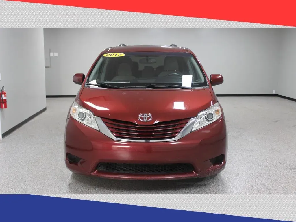 2017 Toyota Sienna LE 8-Passenger (5TDKZ3DC7HS) with an 3.5L V6 EFI DOHC 24V engine, 8A transmission, located at 5170 N La Cholla Blvd, Tucson, AZ, 85705, (520) 989-0282, 32.228245, -111.011742 - Looking for the perfect family minivan that can handle weekend adventures, school runs, and everything in between? Look no further than this stunning 2017 Toyota Sienna LE Auto Access Seat, available now at Goliath Auto Sales in Tucson, AZ. Whether you're navigating the busy streets of Oro Valley or - Photo#7