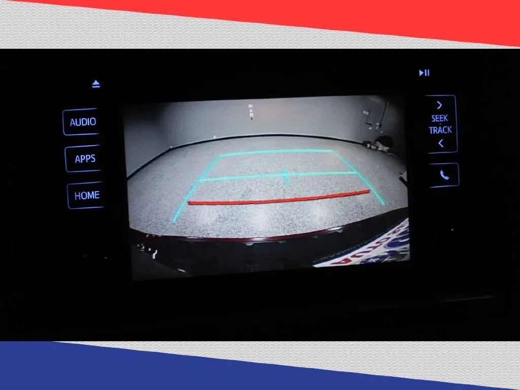 2017 Toyota Sienna LE 8-Passenger (5TDKZ3DC7HS) with an 3.5L V6 EFI DOHC 24V engine, 8A transmission, located at 5170 N La Cholla Blvd, Tucson, AZ, 85705, (520) 989-0282, 32.228245, -111.011742 - Looking for the perfect family minivan that can handle weekend adventures, school runs, and everything in between? Look no further than this stunning 2017 Toyota Sienna LE Auto Access Seat, available now at Goliath Auto Sales in Tucson, AZ. Whether you're navigating the busy streets of Oro Valley or - Photo#9