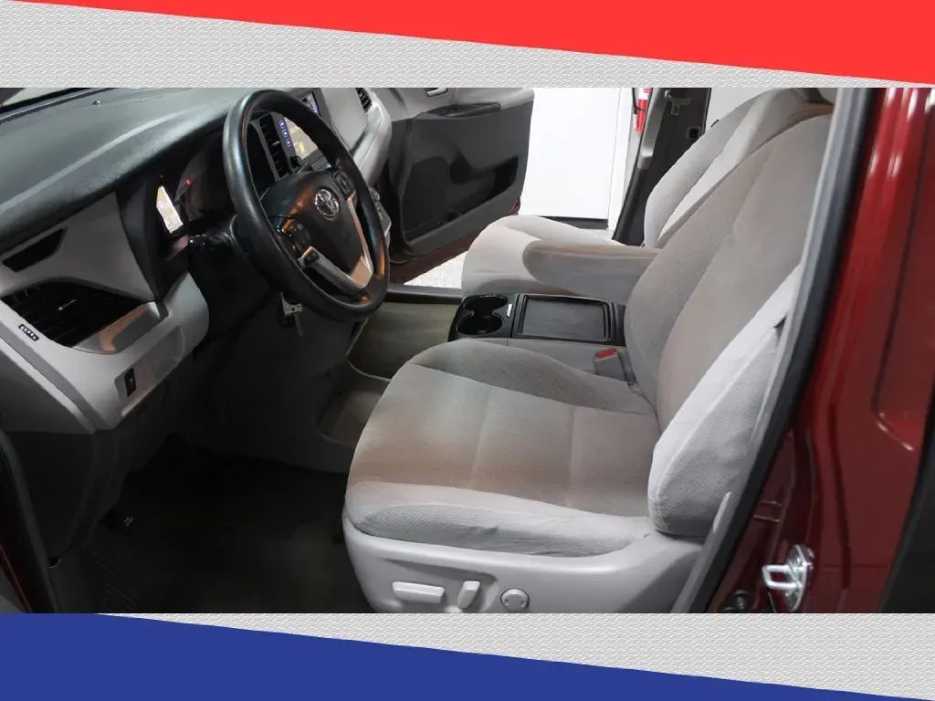 2017 Toyota Sienna LE 8-Passenger (5TDKZ3DC7HS) with an 3.5L V6 EFI DOHC 24V engine, 8A transmission, located at 5170 N La Cholla Blvd, Tucson, AZ, 85705, (520) 989-0282, 32.228245, -111.011742 - Looking for the perfect family minivan that can handle weekend adventures, school runs, and everything in between? Look no further than this stunning 2017 Toyota Sienna LE Auto Access Seat, available now at Goliath Auto Sales in Tucson, AZ. Whether you're navigating the busy streets of Oro Valley or - Photo#10