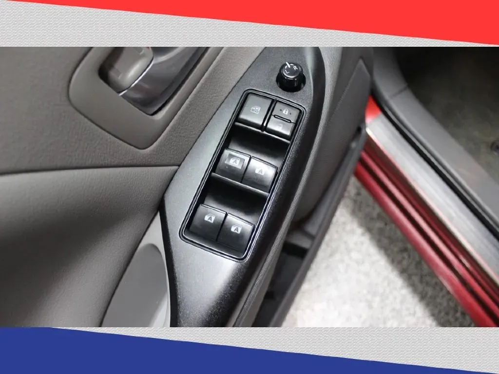 2017 Toyota Sienna LE 8-Passenger (5TDKZ3DC7HS) with an 3.5L V6 EFI DOHC 24V engine, 8A transmission, located at 5170 N La Cholla Blvd, Tucson, AZ, 85705, (520) 989-0282, 32.228245, -111.011742 - Looking for the perfect family minivan that can handle weekend adventures, school runs, and everything in between? Look no further than this stunning 2017 Toyota Sienna LE Auto Access Seat, available now at Goliath Auto Sales in Tucson, AZ. Whether you're navigating the busy streets of Oro Valley or - Photo#11