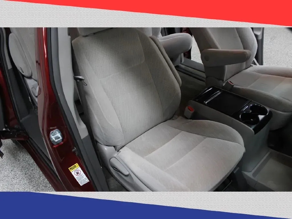 2017 Toyota Sienna LE 8-Passenger (5TDKZ3DC7HS) with an 3.5L V6 EFI DOHC 24V engine, 8A transmission, located at 5170 N La Cholla Blvd, Tucson, AZ, 85705, (520) 989-0282, 32.228245, -111.011742 - Looking for the perfect family minivan that can handle weekend adventures, school runs, and everything in between? Look no further than this stunning 2017 Toyota Sienna LE Auto Access Seat, available now at Goliath Auto Sales in Tucson, AZ. Whether you're navigating the busy streets of Oro Valley or - Photo#27