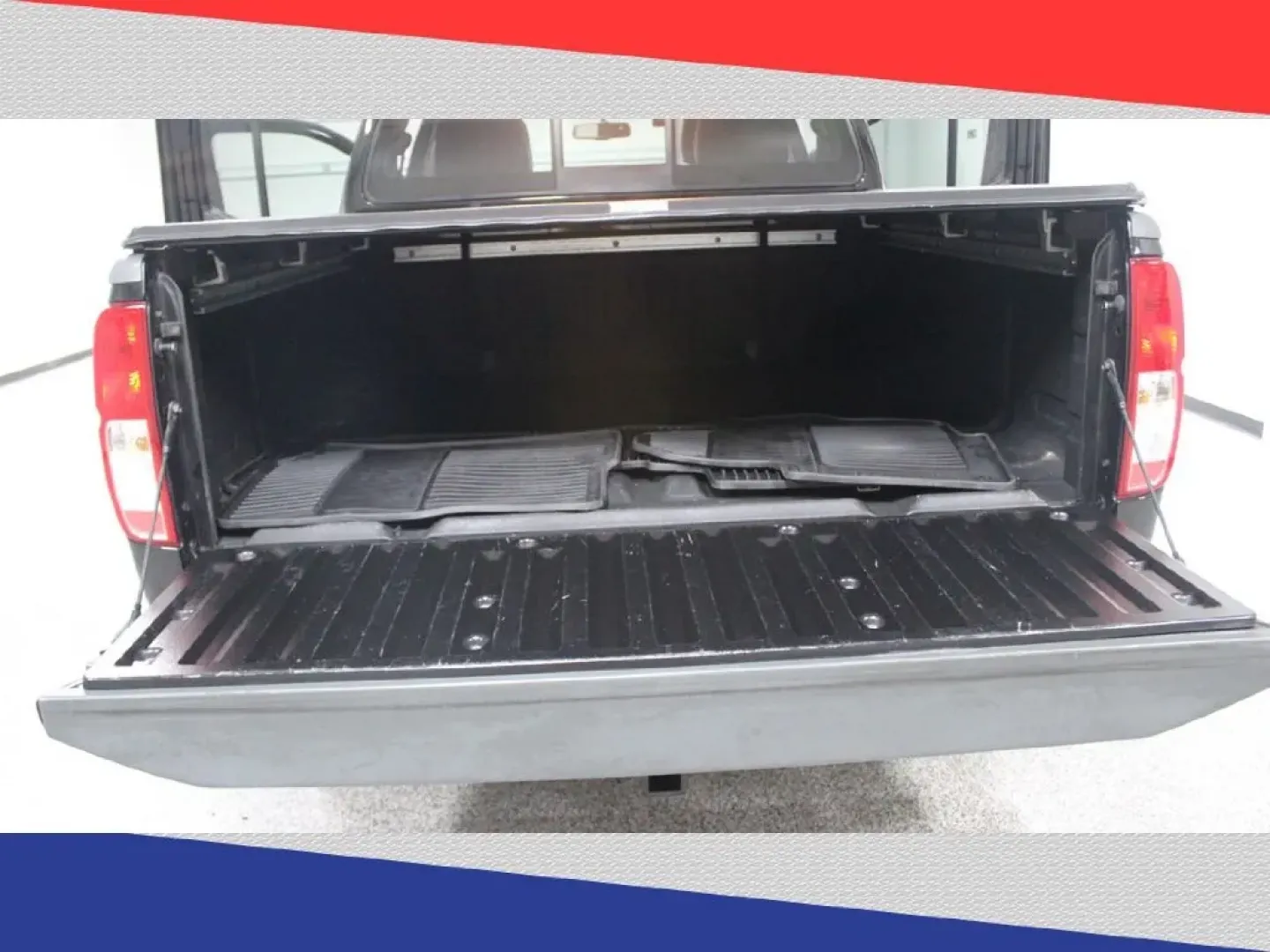 2014 Nissan Frontier SL Crew Cab 4WD (1N6AD0EV8EN) with an 4.0L V6 DOHC 24V engine, 5-Speed Automatic transmission, located at 5170 N La Cholla Blvd, Tucson, AZ, 85705, (520) 989-0282, 32.228245, -111.011742 - **Experience Adventure with the 2014 Nissan Frontier at Goliath Auto Sales!**<br /> <br /> If you're looking for a rugged, versatile vehicle that can handle everything from weekend adventures to daily commutes, look no further than this 2014 Nissan Frontier crew cab pickup. Whether you're hauling ge - Photo#29