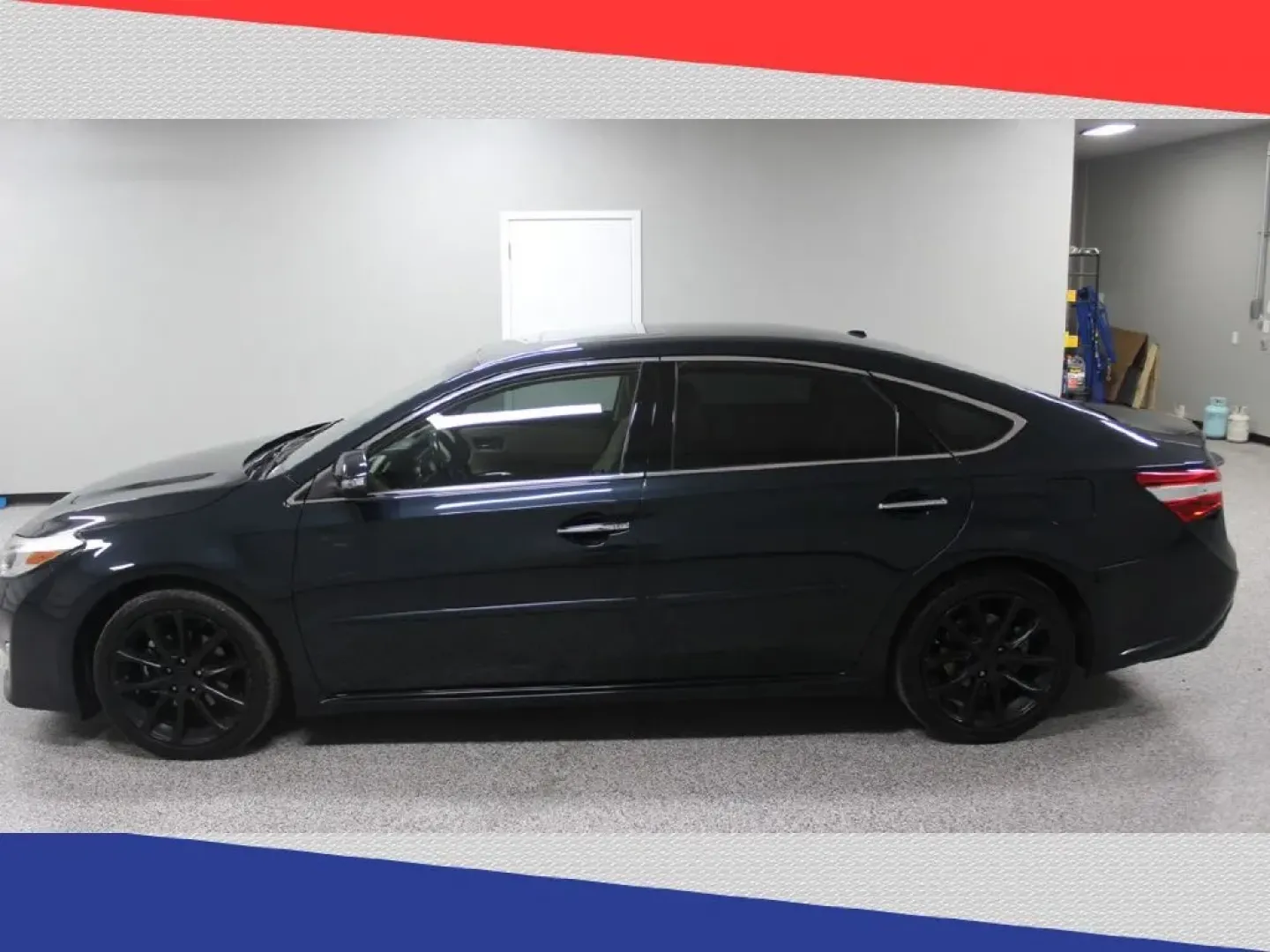 2015 Toyota Avalon XLE (4T1BK1EB7FU) with an 3.5L V6 DOHC 24V engine, 6-Speed Automatic transmission, located at 5170 N La Cholla Blvd, Tucson, AZ, 85705, (520) 989-0282, 32.228245, -111.011742 - Are you searching for a dignified yet affordable sedan that offers style, comfort, and reliability? Look no further than Goliath Auto Sales in Tucson, AZ, where we present this stunning 2015 Toyota Avalon. With spacious seating for five and an elegant design, this pre-owned sedan is perfect for grow - Photo#5