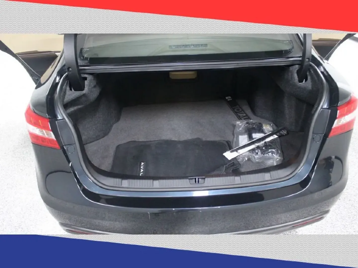 2015 Toyota Avalon XLE (4T1BK1EB7FU) with an 3.5L V6 DOHC 24V engine, 6-Speed Automatic transmission, located at 5170 N La Cholla Blvd, Tucson, AZ, 85705, (520) 989-0282, 32.228245, -111.011742 - Are you searching for a dignified yet affordable sedan that offers style, comfort, and reliability? Look no further than Goliath Auto Sales in Tucson, AZ, where we present this stunning 2015 Toyota Avalon. With spacious seating for five and an elegant design, this pre-owned sedan is perfect for grow - Photo#28