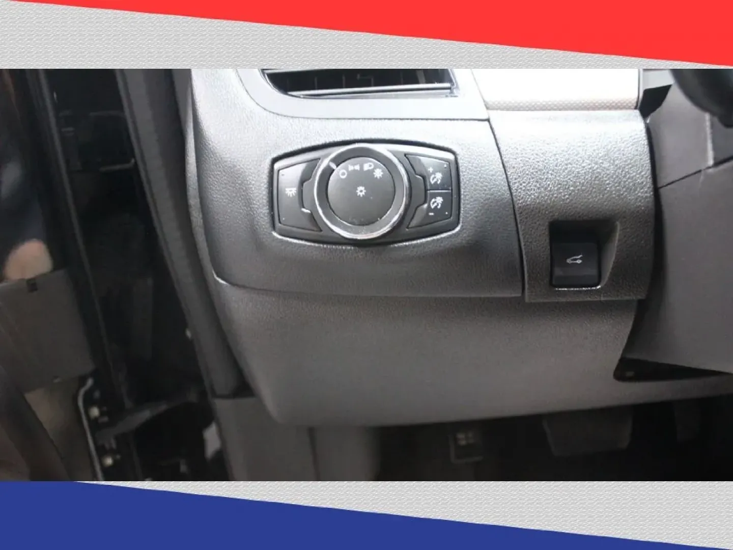 2014 Ford Edge SEL FWD (2FMDK3JC0EB) with an 3.5L V6 DOHC 24V engine, 6-Speed Automatic transmission, located at 5170 N La Cholla Blvd, Tucson, AZ, 85705, (520) 989-0282, 32.228245, -111.011742 - Looking for the perfect vehicle that can keep up with your active lifestyle? Look no further than this 2014 Ford Edge, a versatile and stylish SUV that is ideal for both daily commutes and weekend adventures. With room for five passengers and a spacious cargo area, this pre-owned gem is perfect for - Photo#13