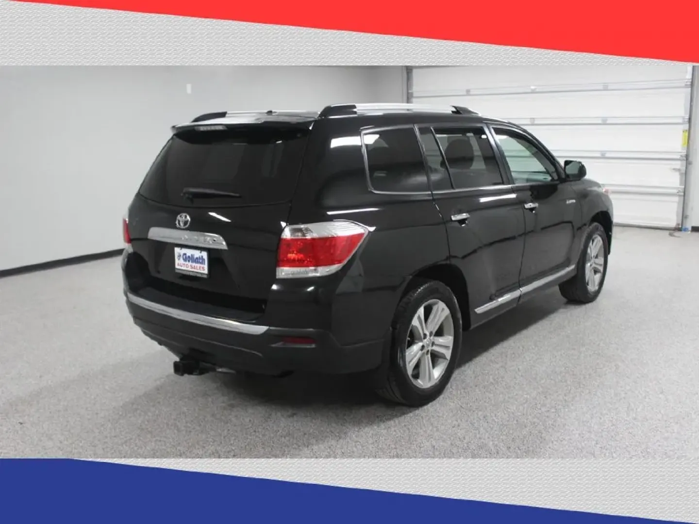 2013 Toyota Highlander Limited 2WD (5TDYK3EH1DS) with an 3.5L V6 DOHC 24V engine, 5-Speed Automatic transmission, located at 5170 N La Cholla Blvd, Tucson, AZ, 85705, (520) 989-0282, 32.228245, -111.011742 - Are you ready to elevate your family adventures or weekend getaways? Look no further than this 2013 Toyota Highlander, a perfect blend of space, comfort, and versatility. Ideal for growing families or those needing ample room for friends and gear, this SUV effortlessly accommodates up to seven passe - Photo#2