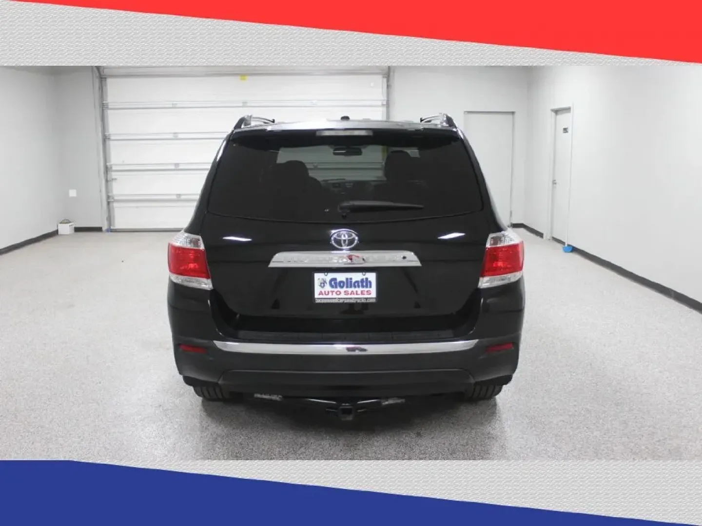 2013 Toyota Highlander Limited 2WD (5TDYK3EH1DS) with an 3.5L V6 DOHC 24V engine, 5-Speed Automatic transmission, located at 5170 N La Cholla Blvd, Tucson, AZ, 85705, (520) 989-0282, 32.228245, -111.011742 - Are you ready to elevate your family adventures or weekend getaways? Look no further than this 2013 Toyota Highlander, a perfect blend of space, comfort, and versatility. Ideal for growing families or those needing ample room for friends and gear, this SUV effortlessly accommodates up to seven passe - Photo#3