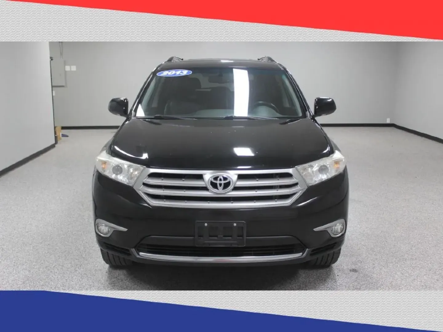 2013 Toyota Highlander Limited 2WD (5TDYK3EH1DS) with an 3.5L V6 DOHC 24V engine, 5-Speed Automatic transmission, located at 5170 N La Cholla Blvd, Tucson, AZ, 85705, (520) 989-0282, 32.228245, -111.011742 - Are you ready to elevate your family adventures or weekend getaways? Look no further than this 2013 Toyota Highlander, a perfect blend of space, comfort, and versatility. Ideal for growing families or those needing ample room for friends and gear, this SUV effortlessly accommodates up to seven passe - Photo#7