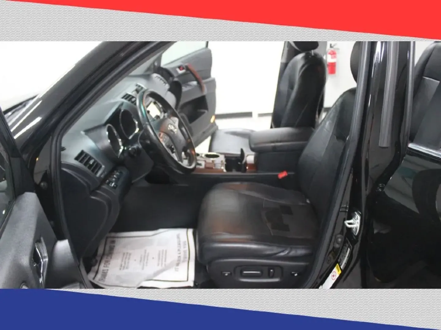 2013 Toyota Highlander Limited 2WD (5TDYK3EH1DS) with an 3.5L V6 DOHC 24V engine, 5-Speed Automatic transmission, located at 5170 N La Cholla Blvd, Tucson, AZ, 85705, (520) 989-0282, 32.228245, -111.011742 - Are you ready to elevate your family adventures or weekend getaways? Look no further than this 2013 Toyota Highlander, a perfect blend of space, comfort, and versatility. Ideal for growing families or those needing ample room for friends and gear, this SUV effortlessly accommodates up to seven passe - Photo#10