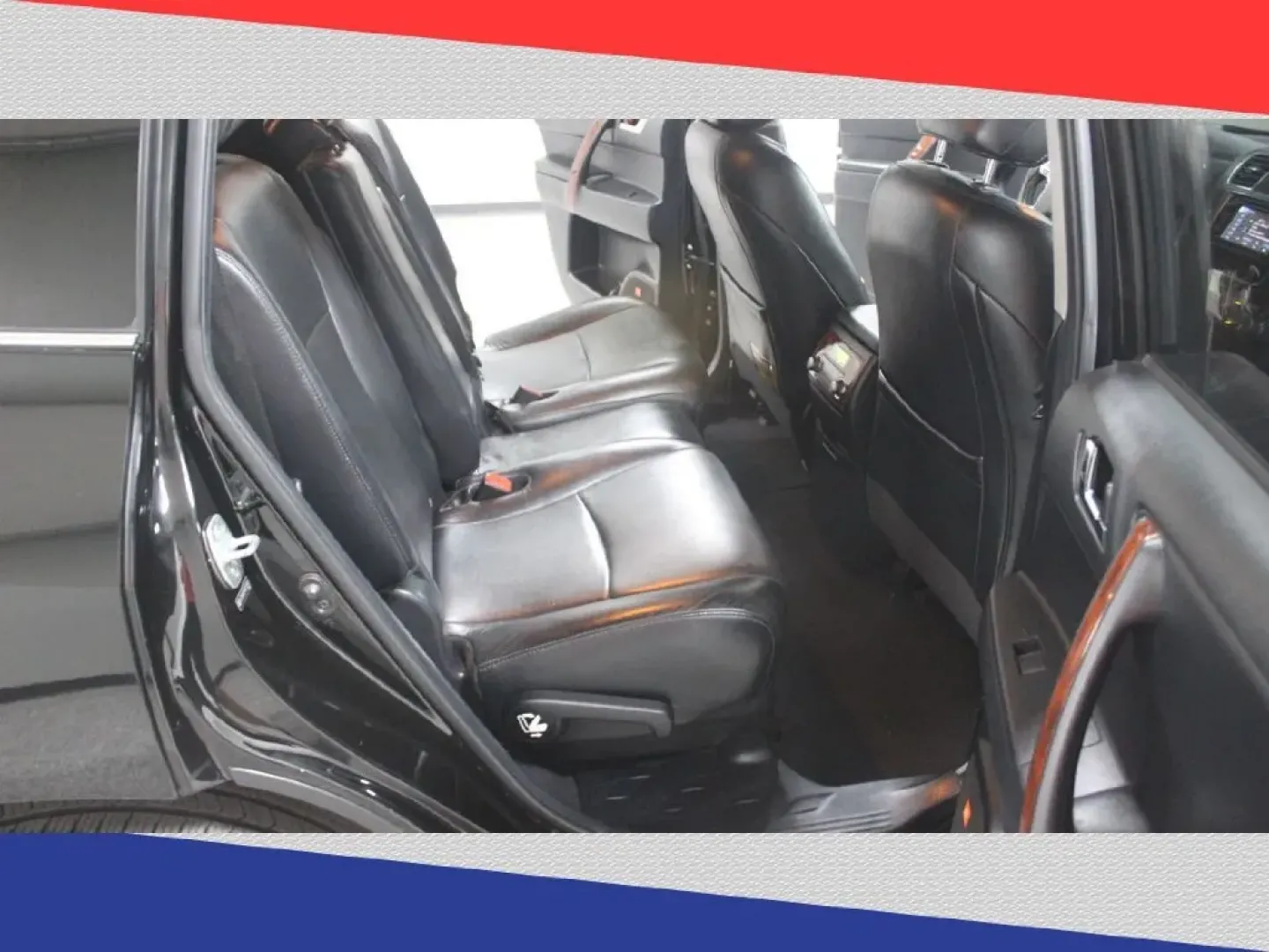 2013 Toyota Highlander Limited 2WD (5TDYK3EH1DS) with an 3.5L V6 DOHC 24V engine, 5-Speed Automatic transmission, located at 5170 N La Cholla Blvd, Tucson, AZ, 85705, (520) 989-0282, 32.228245, -111.011742 - Are you ready to elevate your family adventures or weekend getaways? Look no further than this 2013 Toyota Highlander, a perfect blend of space, comfort, and versatility. Ideal for growing families or those needing ample room for friends and gear, this SUV effortlessly accommodates up to seven passe - Photo#35