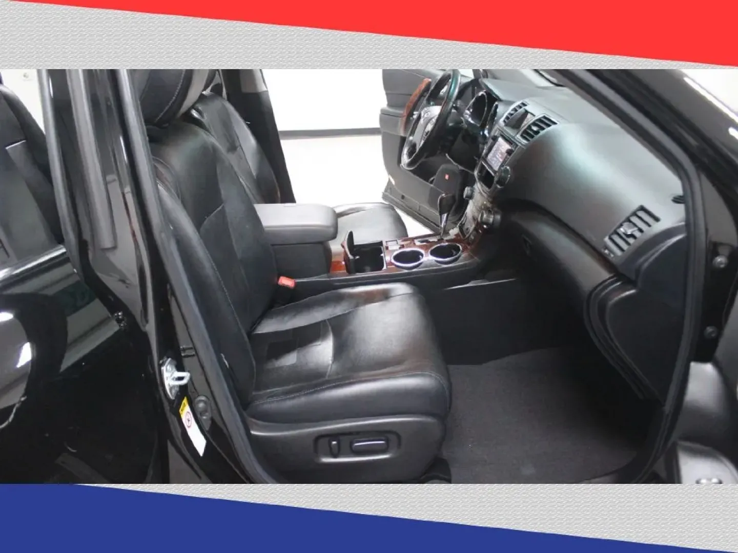 2013 Toyota Highlander Limited 2WD (5TDYK3EH1DS) with an 3.5L V6 DOHC 24V engine, 5-Speed Automatic transmission, located at 5170 N La Cholla Blvd, Tucson, AZ, 85705, (520) 989-0282, 32.228245, -111.011742 - Are you ready to elevate your family adventures or weekend getaways? Look no further than this 2013 Toyota Highlander, a perfect blend of space, comfort, and versatility. Ideal for growing families or those needing ample room for friends and gear, this SUV effortlessly accommodates up to seven passe - Photo#36