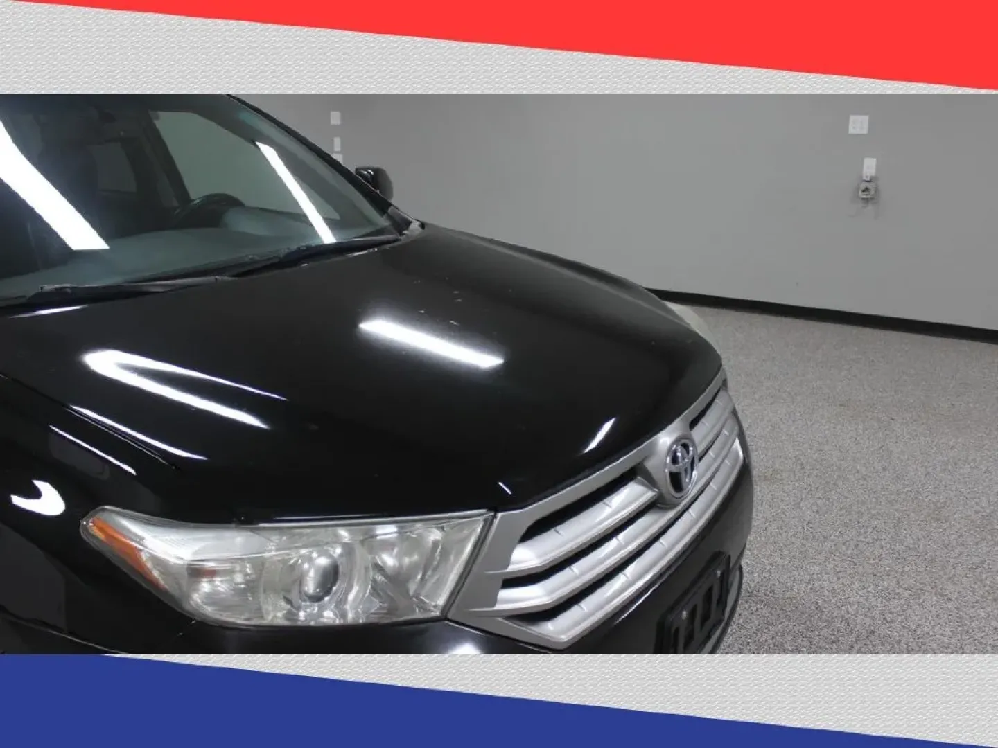 2013 Toyota Highlander Limited 2WD (5TDYK3EH1DS) with an 3.5L V6 DOHC 24V engine, 5-Speed Automatic transmission, located at 5170 N La Cholla Blvd, Tucson, AZ, 85705, (520) 989-0282, 32.228245, -111.011742 - Are you ready to elevate your family adventures or weekend getaways? Look no further than this 2013 Toyota Highlander, a perfect blend of space, comfort, and versatility. Ideal for growing families or those needing ample room for friends and gear, this SUV effortlessly accommodates up to seven passe - Photo#39