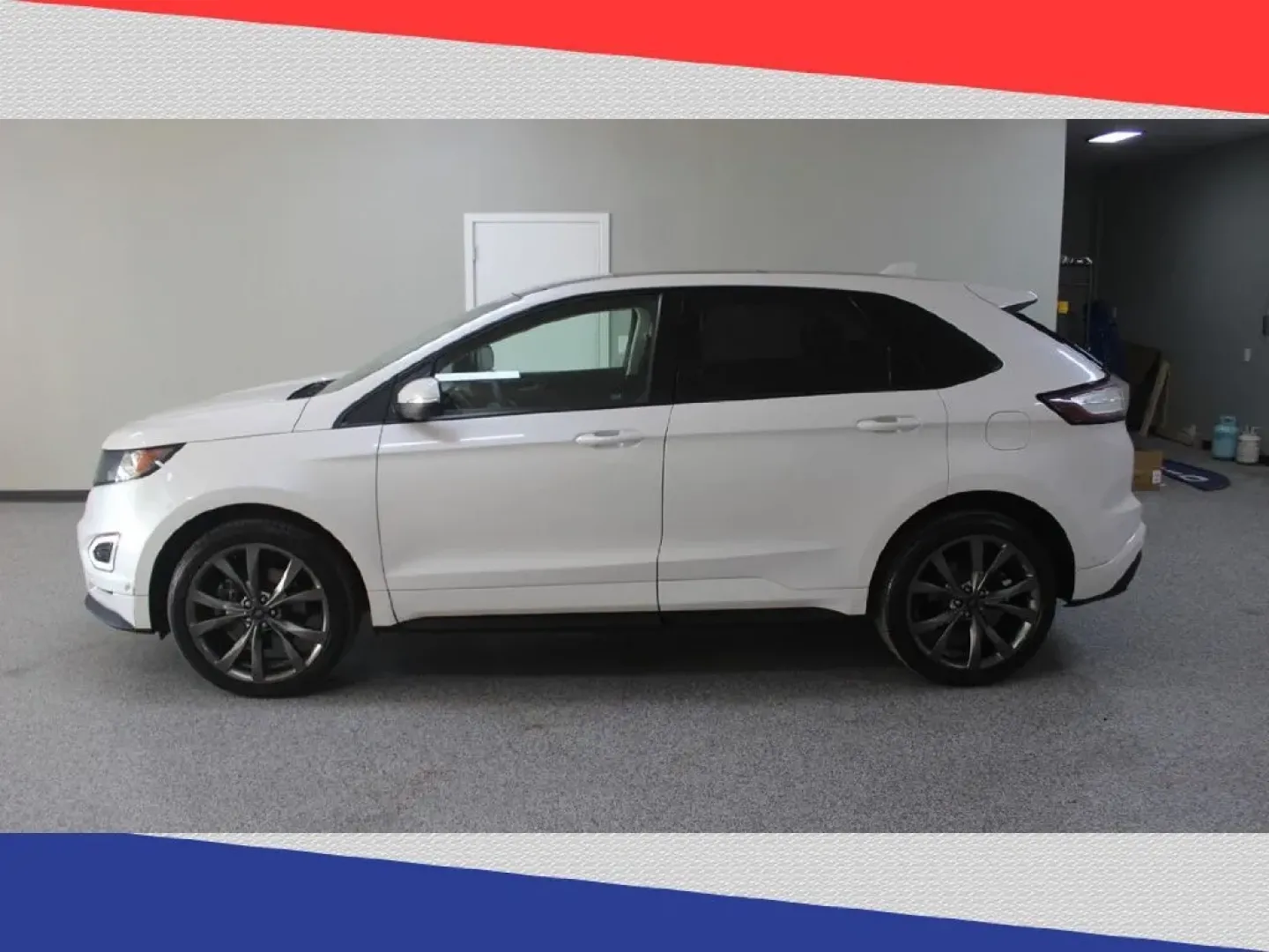 2017 Ford Edge Sport AWD (2FMPK4AP3HB) with an 2.7L V6 DOCH 24V engine, 6A transmission, located at 5170 N La Cholla Blvd, Tucson, AZ, 85705, (520) 989-0282, 32.228245, -111.011742 - Embrace the open road with this **2017 Ford Edge**, the perfect companion for weekend adventures or daily commutes in Tucson, AZ. With its spacious interior, comfortable seating for up to five passengers, and impressive performance, this SUV checks all the boxes for families, commuters, and anyone s - Photo#5
