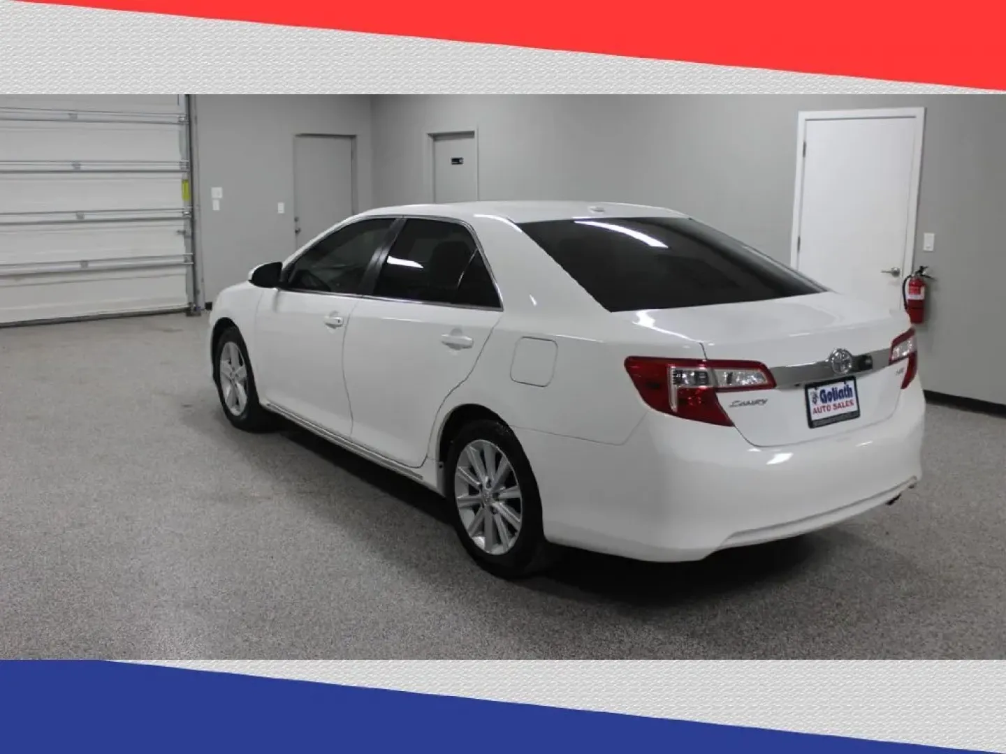2012 Toyota Camry SE (4T1BF1FK5CU) with an 2.5L L4 DOHC 16V engine, 6-Speed Automatic transmission, located at 5170 N La Cholla Blvd, Tucson, AZ, 85705, (520) 989-0282, 32.228245, -111.011742 - **Drive into Adventure with the 2012 Toyota Camry Your Perfect Daily Companion!**<br /> <br /> Are you searching for a reliable sedan that combines comfort, efficiency, and style? Look no further! This 2012 Toyota Camry is not just a car; it's a lifestyle choice, perfect for daily commutes, family - Photo#4