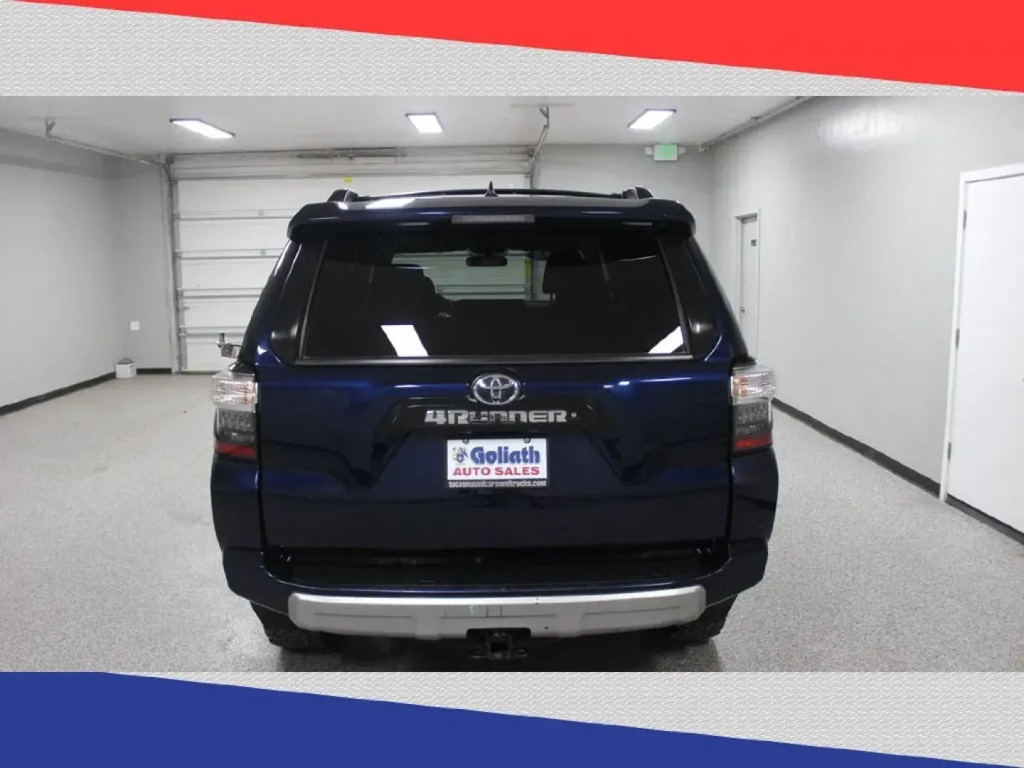 2015 Toyota 4Runner SR5 4WD (JTEBU5JR1F5) with an 4.0L V6 DOHC 24V engine, 5-Speed Automatic transmission, located at 5170 N La Cholla Blvd, Tucson, AZ, 85705, (520) 989-0282, 32.228245, -111.011742 - **Adventure Awaits: Explore Tucson in a 2015 Toyota 4Runner**<br /> <br /> Are you looking for the perfect companion for your weekend getaways or daily commutes? The 2015 Toyota 4Runner is designed to elevate your lifestyle! This rugged yet refined SUV is particularly great for outdoor enthusiasts, - Photo#3