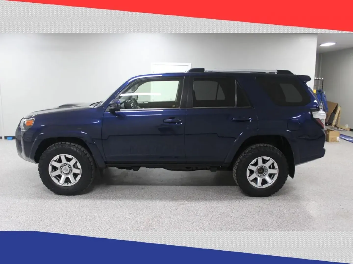 2015 Toyota 4Runner SR5 4WD (JTEBU5JR1F5) with an 4.0L V6 DOHC 24V engine, 5-Speed Automatic transmission, located at 5170 N La Cholla Blvd, Tucson, AZ, 85705, (520) 989-0282, 32.228245, -111.011742 - **Adventure Awaits: Explore Tucson in a 2015 Toyota 4Runner**<br /> <br /> Are you looking for the perfect companion for your weekend getaways or daily commutes? The 2015 Toyota 4Runner is designed to elevate your lifestyle! This rugged yet refined SUV is particularly great for outdoor enthusiasts, - Photo#5