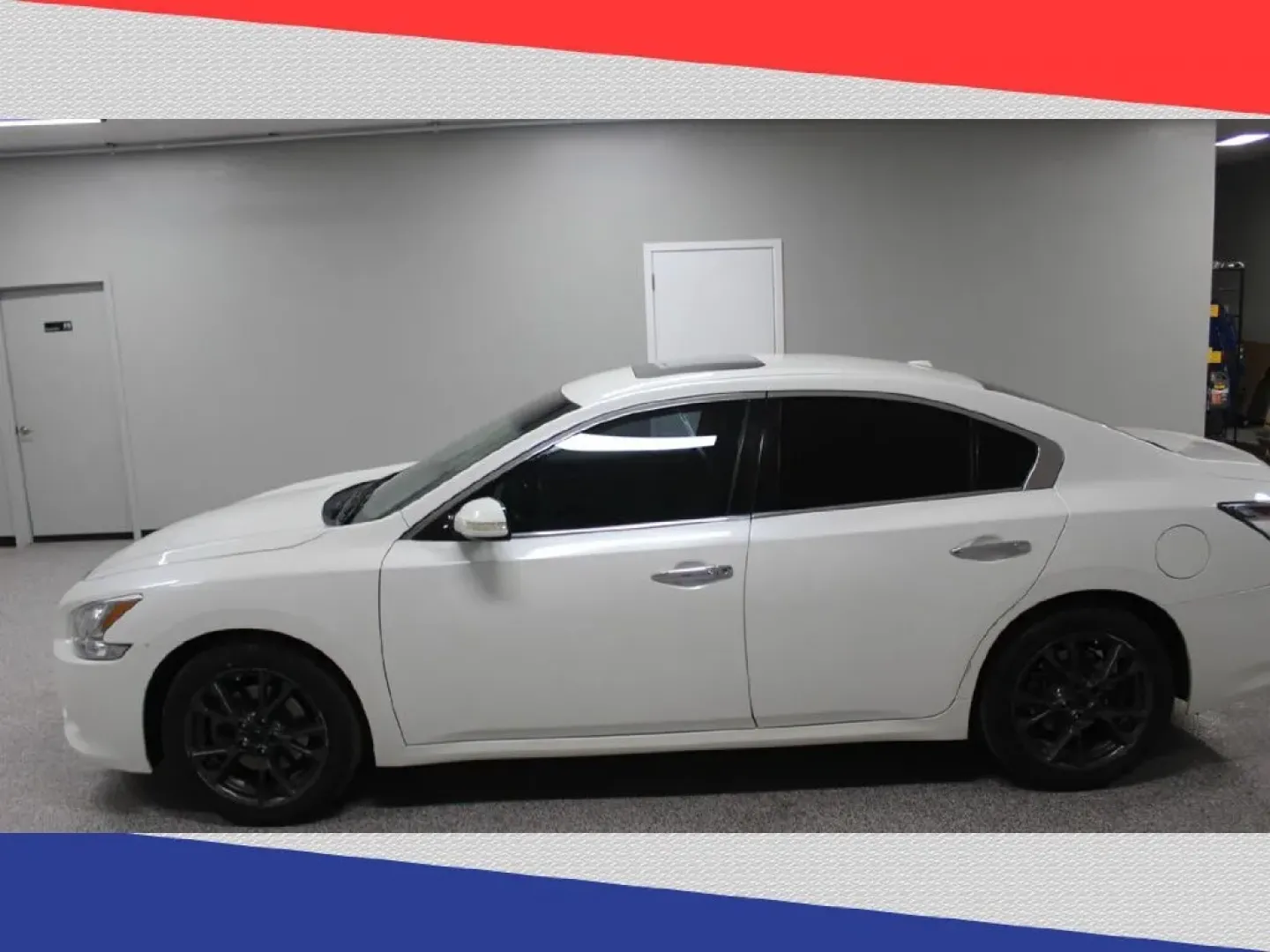2014 Nissan Maxima SV (1N4AA5AP1EC) with an 3.5L V6 DOHC 24V engine, Continuously Variable Transmission transmission, located at 5170 N La Cholla Blvd, Tucson, AZ, 85705, (520) 989-0282, 32.228245, -111.011742 - **Discover Your Next Adventure with the 2014 Nissan Maxima at Goliath Auto Sales!**<br /> <br /> If you're searching for a reliable and stylish sedan that perfectly fits your active lifestyle, look no further than the 2014 Nissan Maxima. This pre-owned gem has been designed for those who embrace the - Photo#5
