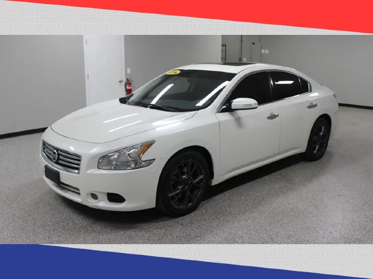 2014 Nissan Maxima SV (1N4AA5AP1EC) with an 3.5L V6 DOHC 24V engine, Continuously Variable Transmission transmission, located at 5170 N La Cholla Blvd, Tucson, AZ, 85705, (520) 989-0282, 32.228245, -111.011742 - **Discover Your Next Adventure with the 2014 Nissan Maxima at Goliath Auto Sales!**<br /> <br /> If you're searching for a reliable and stylish sedan that perfectly fits your active lifestyle, look no further than the 2014 Nissan Maxima. This pre-owned gem has been designed for those who embrace the - Photo#6