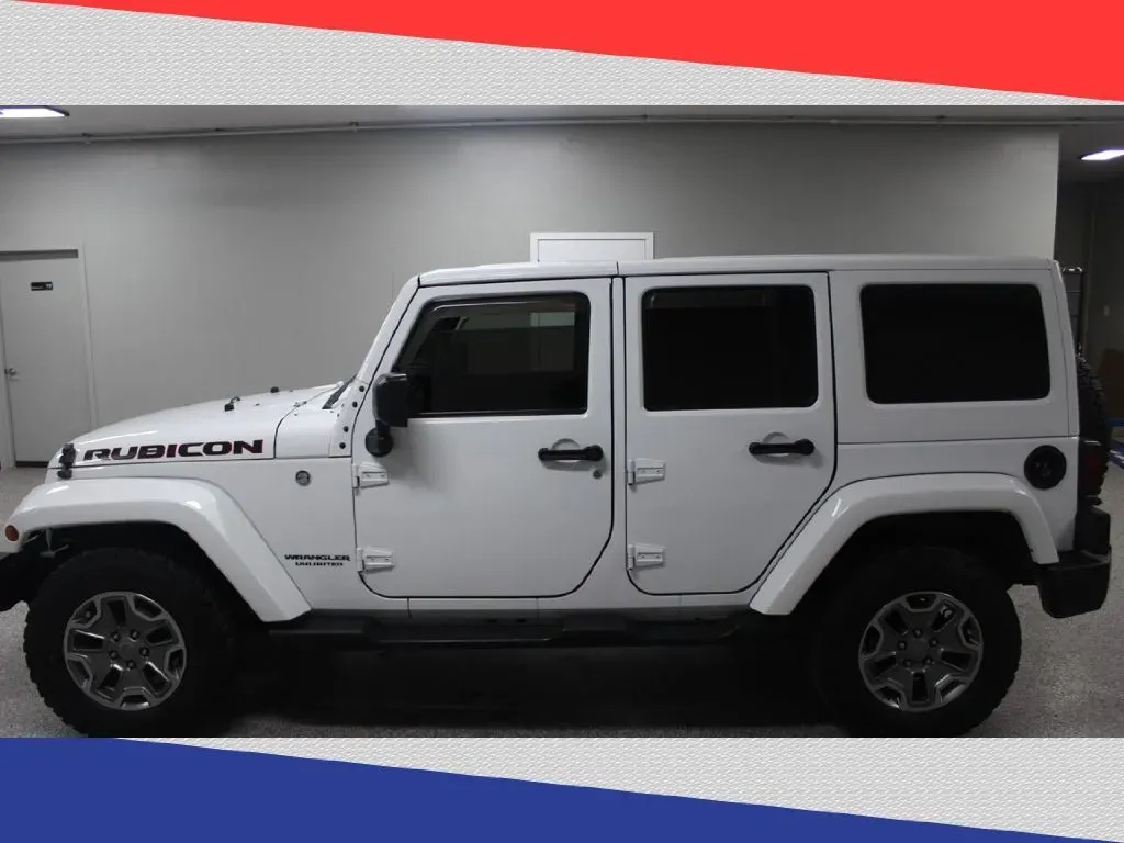 2016 Jeep Wrangler Unlimited Rubicon 4WD (1C4BJWFG8GL) with an 3.6L V6 DOHC 24V FFV engine, Automatic transmission, located at 5170 N La Cholla Blvd, Tucson, AZ, 85705, (520) 989-0282, 32.228245, -111.011742 - **Discover Your Adventure with the 2016 Jeep Wrangler Sport Available Now at Goliath Auto Sales!**<br /> <br /> Are you ready to elevate your weekend adventures or daily commutes with a vehicle that can handle both with ease? Look no further than this 2016 Jeep Wrangler Sport, the ultimate SUV for - Photo#4