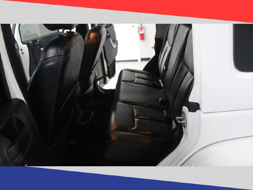 2016 Jeep Wrangler Unlimited Rubicon 4WD (1C4BJWFG8GL) with an 3.6L V6 DOHC 24V FFV engine, Automatic transmission, located at 5170 N La Cholla Blvd, Tucson, AZ, 85705, (520) 989-0282, 32.228245, -111.011742 - **Discover Your Adventure with the 2016 Jeep Wrangler Sport Available Now at Goliath Auto Sales!**<br /> <br /> Are you ready to elevate your weekend adventures or daily commutes with a vehicle that can handle both with ease? Look no further than this 2016 Jeep Wrangler Sport, the ultimate SUV for - Photo#21