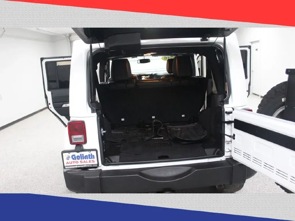 2016 Jeep Wrangler Unlimited Rubicon 4WD (1C4BJWFG8GL) with an 3.6L V6 DOHC 24V FFV engine, Automatic transmission, located at 5170 N La Cholla Blvd, Tucson, AZ, 85705, (520) 989-0282, 32.228245, -111.011742 - **Discover Your Adventure with the 2016 Jeep Wrangler Sport Available Now at Goliath Auto Sales!**<br /> <br /> Are you ready to elevate your weekend adventures or daily commutes with a vehicle that can handle both with ease? Look no further than this 2016 Jeep Wrangler Sport, the ultimate SUV for - Photo#22