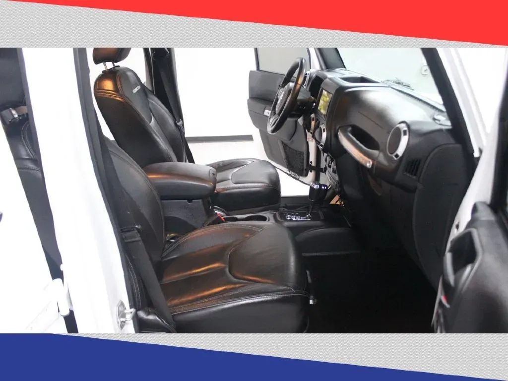 2016 Jeep Wrangler Unlimited Rubicon 4WD (1C4BJWFG8GL) with an 3.6L V6 DOHC 24V FFV engine, Automatic transmission, located at 5170 N La Cholla Blvd, Tucson, AZ, 85705, (520) 989-0282, 32.228245, -111.011742 - **Discover Your Adventure with the 2016 Jeep Wrangler Sport Available Now at Goliath Auto Sales!**<br /> <br /> Are you ready to elevate your weekend adventures or daily commutes with a vehicle that can handle both with ease? Look no further than this 2016 Jeep Wrangler Sport, the ultimate SUV for - Photo#25