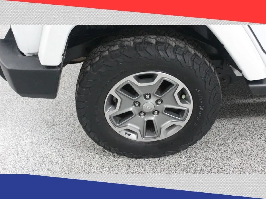 2016 Jeep Wrangler Unlimited Rubicon 4WD (1C4BJWFG8GL) with an 3.6L V6 DOHC 24V FFV engine, Automatic transmission, located at 5170 N La Cholla Blvd, Tucson, AZ, 85705, (520) 989-0282, 32.228245, -111.011742 - **Discover Your Adventure with the 2016 Jeep Wrangler Sport Available Now at Goliath Auto Sales!**<br /> <br /> Are you ready to elevate your weekend adventures or daily commutes with a vehicle that can handle both with ease? Look no further than this 2016 Jeep Wrangler Sport, the ultimate SUV for - Photo#30